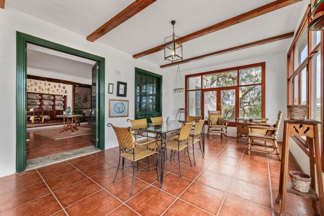 Perales Country house *